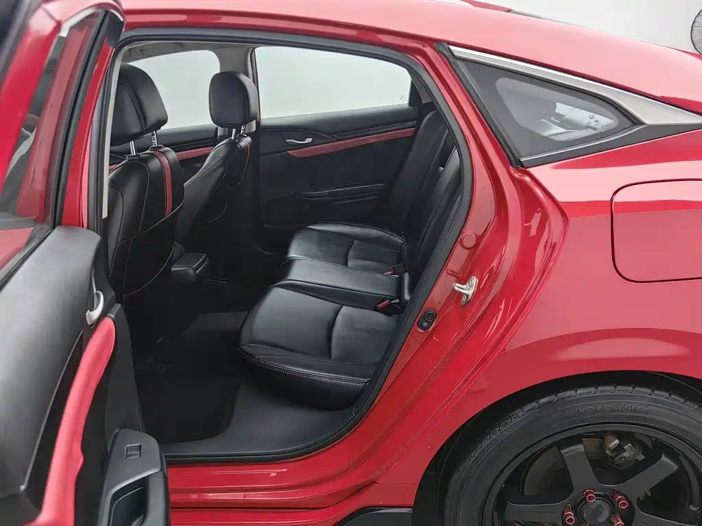 Photo 15 - Honda Civic