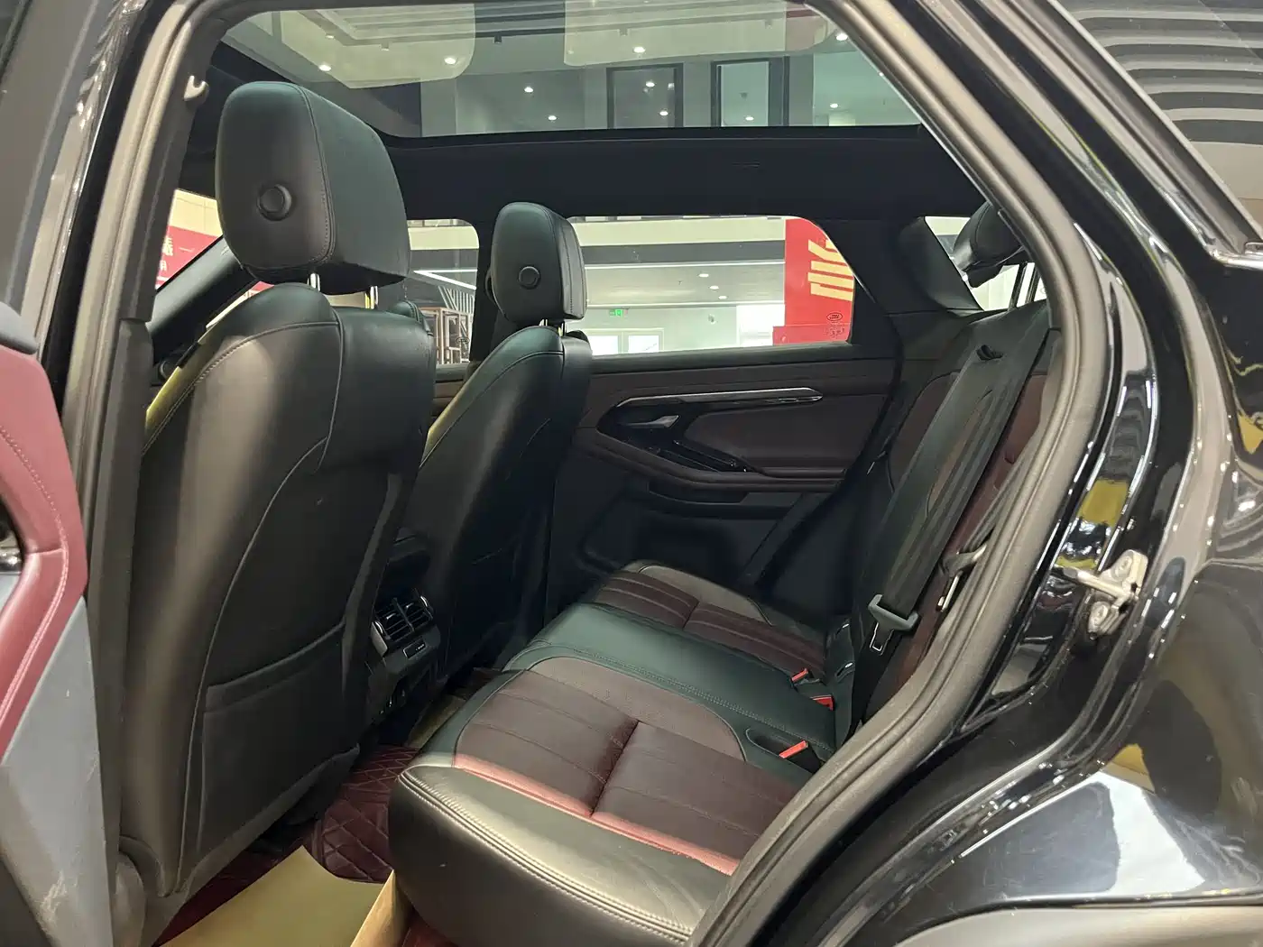 Land Rover Range Rover Evoque 2020 249PS R-DYNAMIC SE Sport Tech Edition фото 9