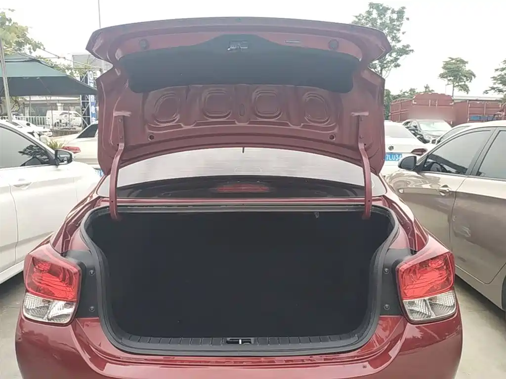 Hyundai Verna 2017 1.4L Manual Color Sunroof Edition (China V) фото 19