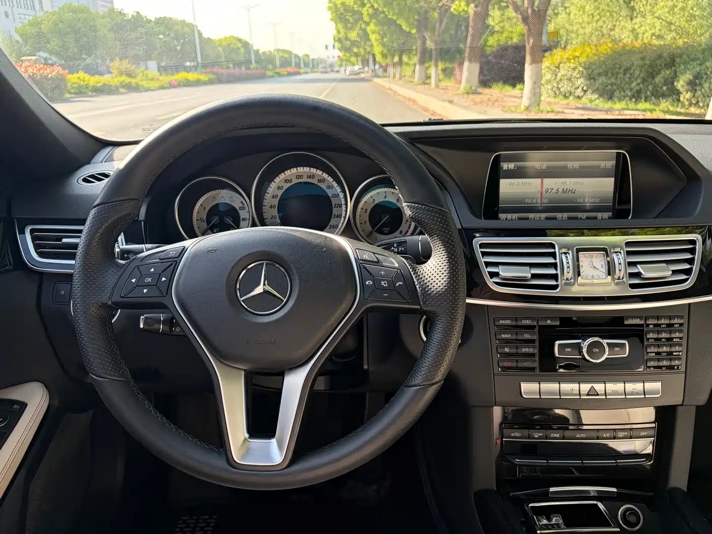 Mercedes-Benz E-Class 2014 Facelift E 260 L Sport фото 11