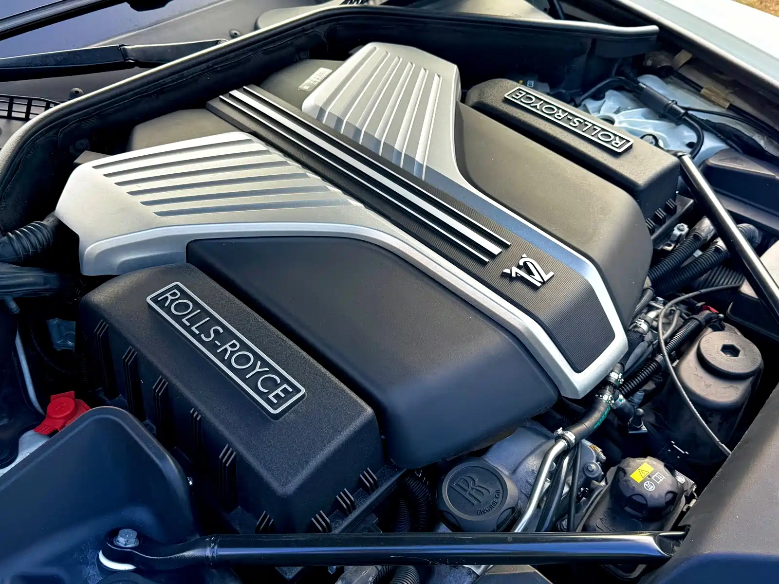 Фото 29 - Rolls-Royce Dawn