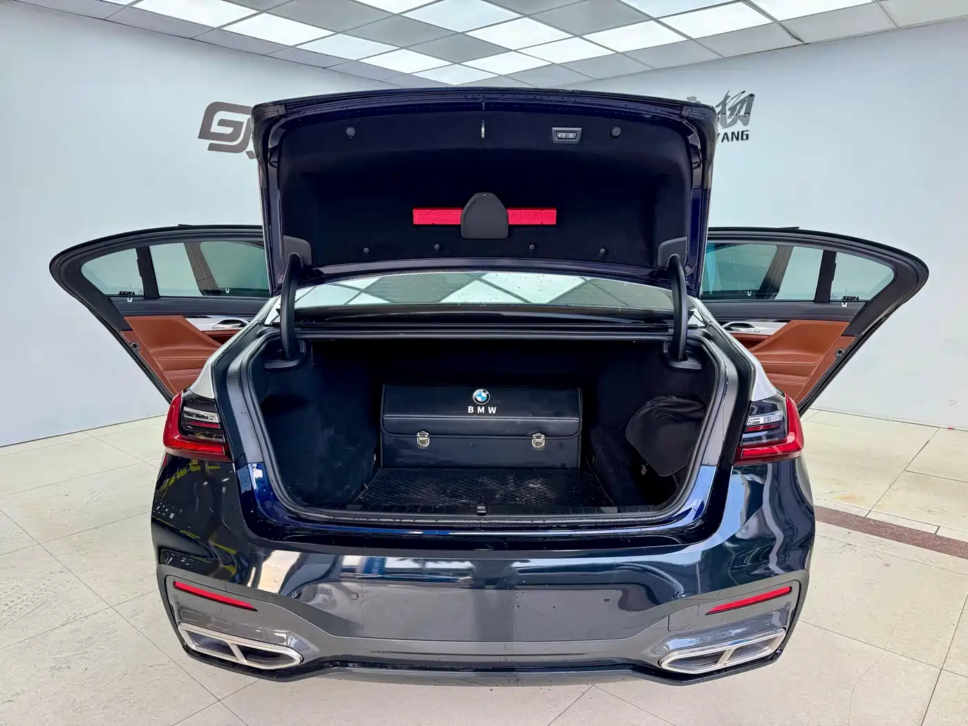 BMW 7 Series 2022 740Li xDrive Executive M Sport Package фото 22
