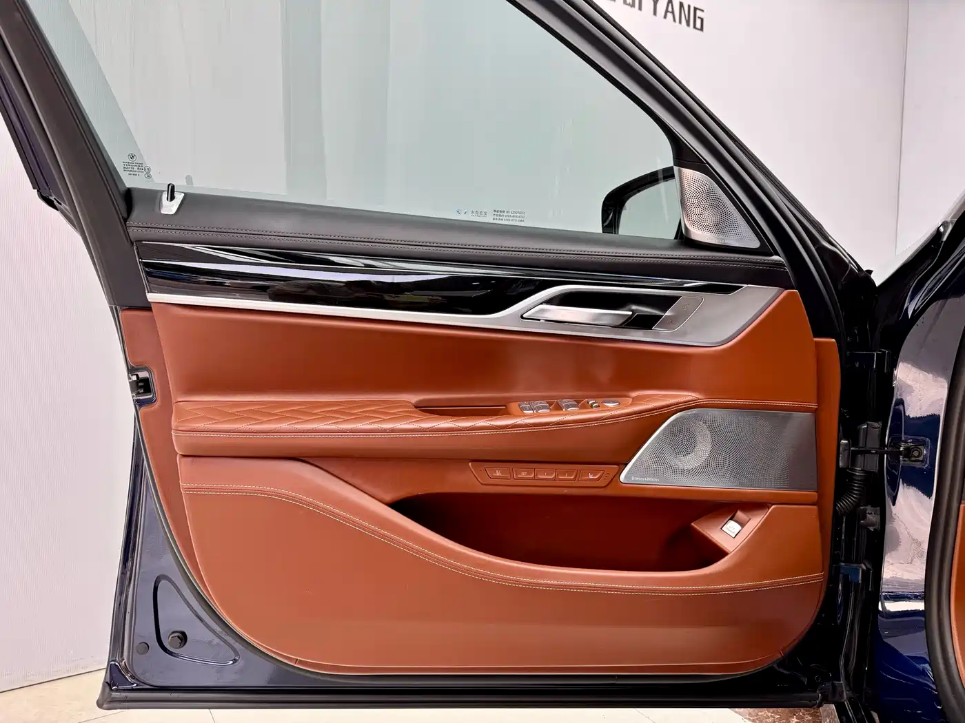 BMW 7 Series 2022 740Li xDrive Executive M Sport Package фото 7