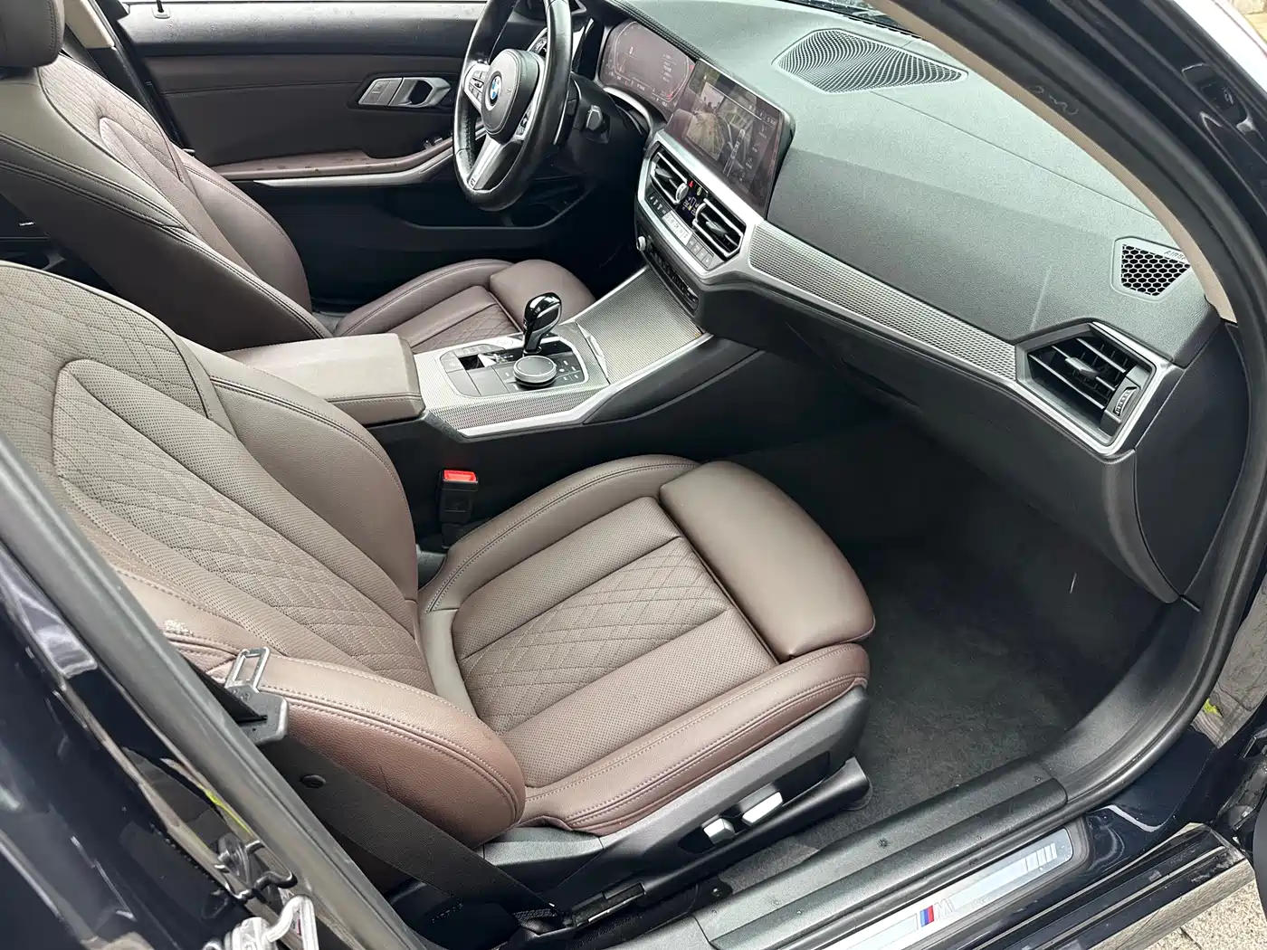 BMW 3 Series 2022 325Li M Sport Shadow Edition фото 19
