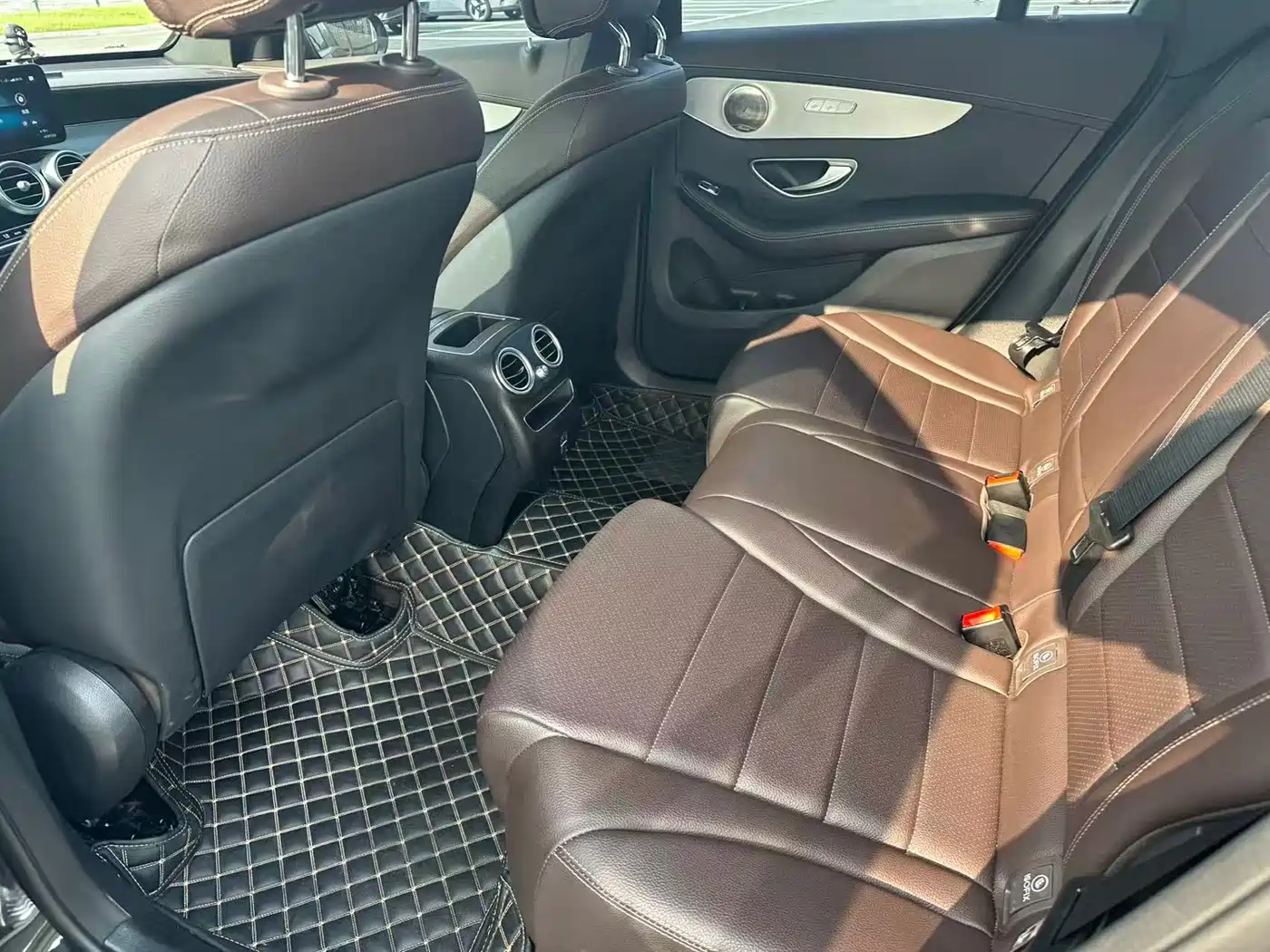 Mercedes-Benz GLC 2022 Facelift GLC 260 L 4MATIC Dynamic фото 7
