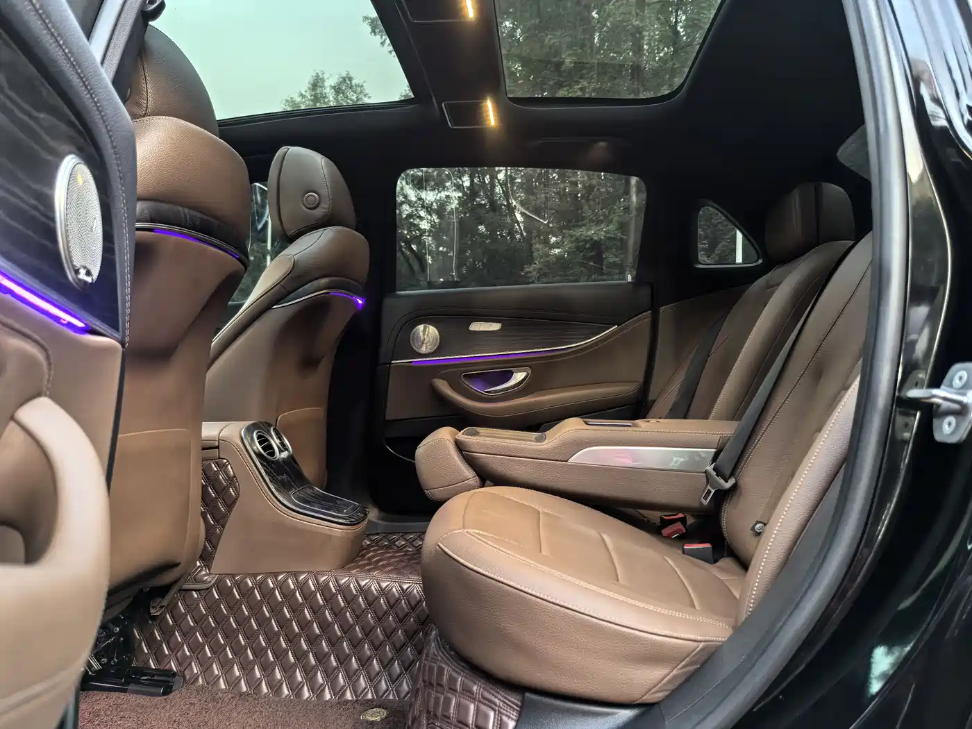 Mercedes-Benz E-Class 2021 E 300 L Fashion фото 11