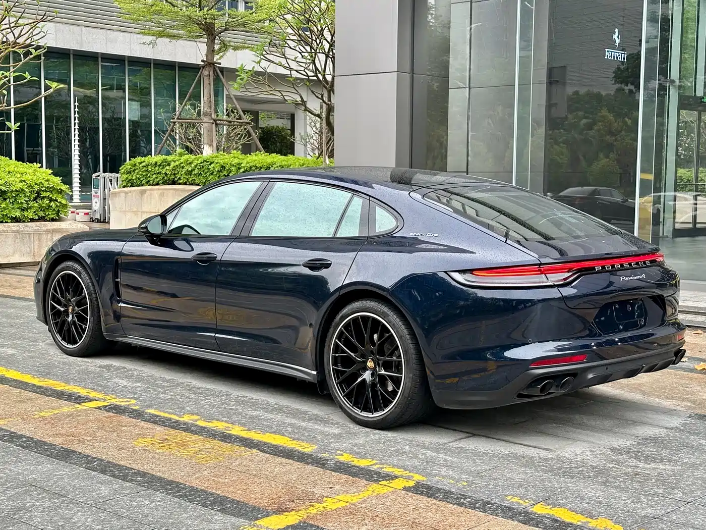 Porsche Panamera 2021 Panamera 4 Executive Long Wheelbase 2.9T фото 14