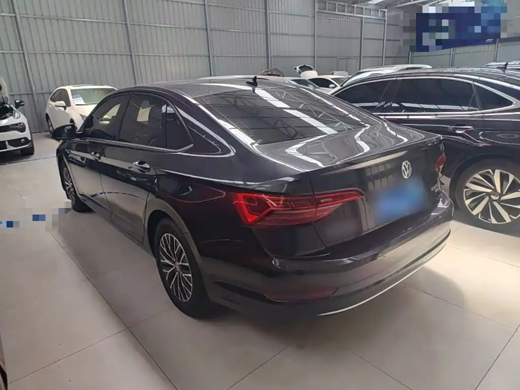 VOLKSWAGEN SAGITAR