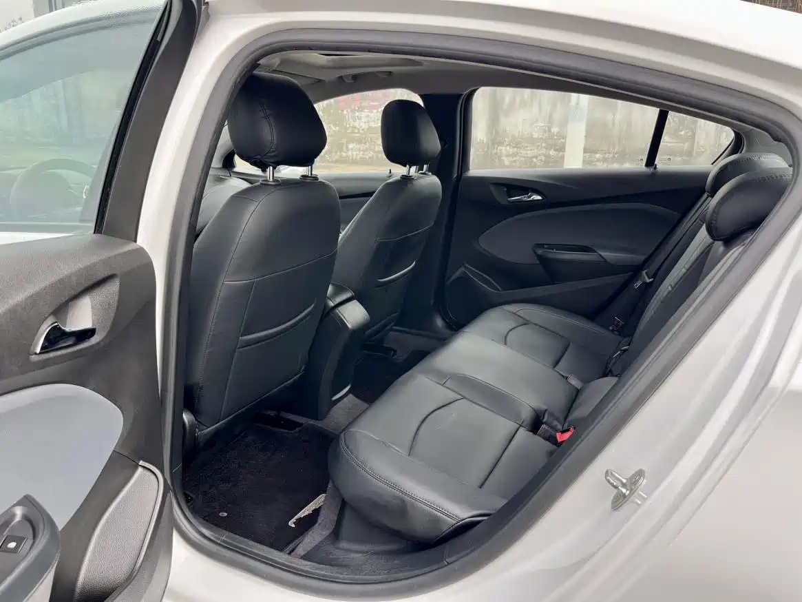 Chevrolet Cruze 2017 1.4T DCT Pioneer Sunroof фото 6