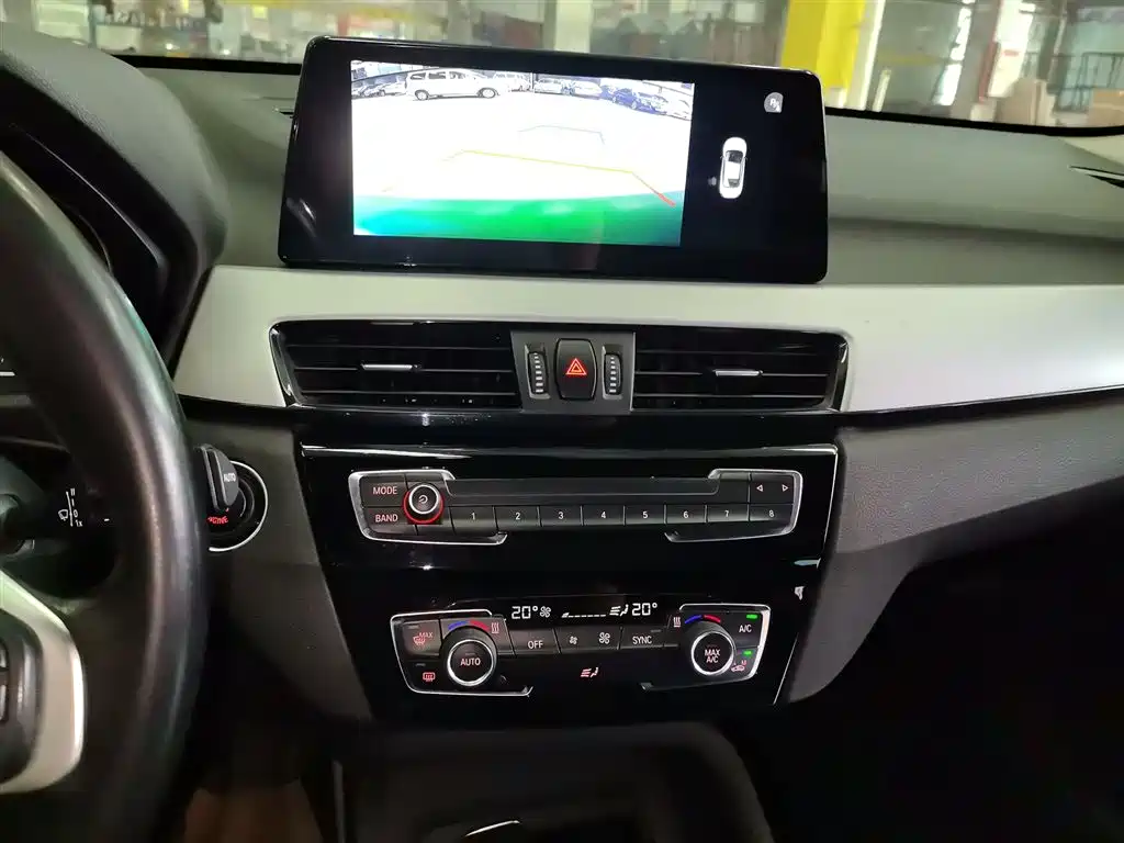 BMW X1 2018 sDrive20Li Leading Model фото 6