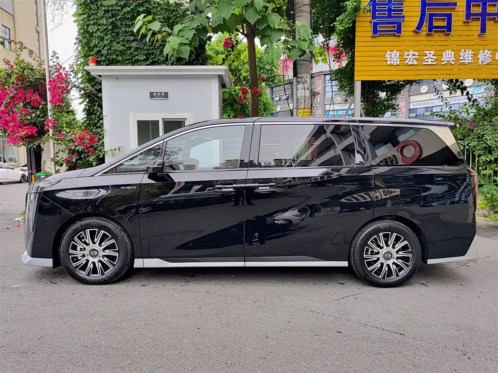 GAC Trumpchi Trumpchi E9 2025 Model E9 Super Fast Charging Premium фото 3