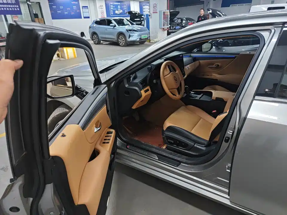 Lexus ES 2025 2025 300h Ultimate Edition