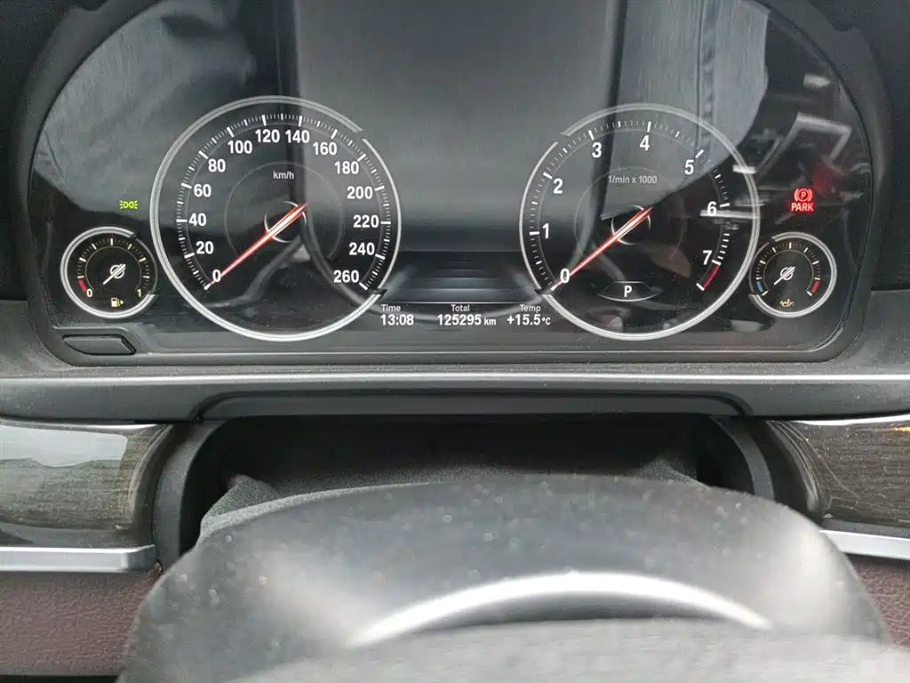 BMW 5 Series 2014 525Li Luxury Design Package фото 5