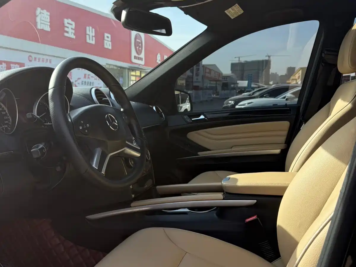 Mercedes-Benz M-Class 2010 ML 350 4MATIC Luxury фото 5