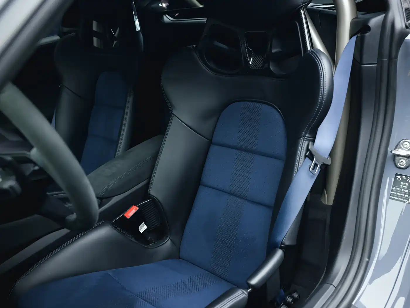 Porsche 718 2022 Cayman GT4 RS 4.0L фото 18