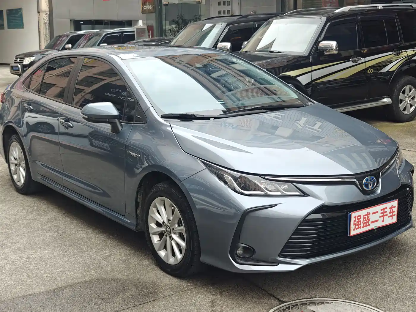 Toyota Corolla 2021 Hybrid 1.8L E-CVT Elite Edition фото 3