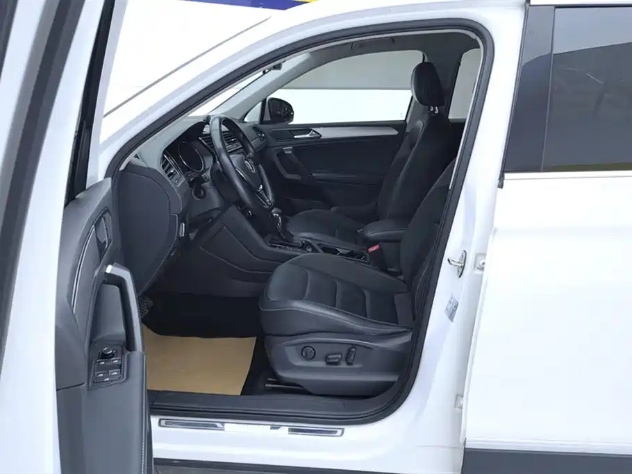 Volkswagen Tiguan L 2018 280TSI Automatic 2WD Comfort фото 9