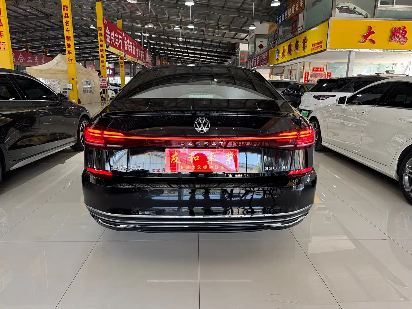 Volkswagen Passat 2022 330TSI Luxury Edition фото 11