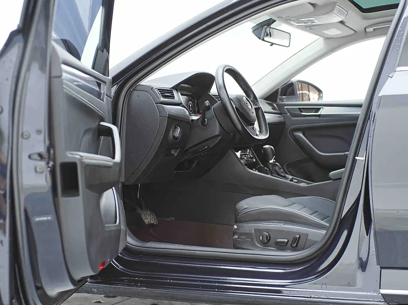 Škoda Superb 2023 Facelift TSI280 DSG Premium Edition фото 11
