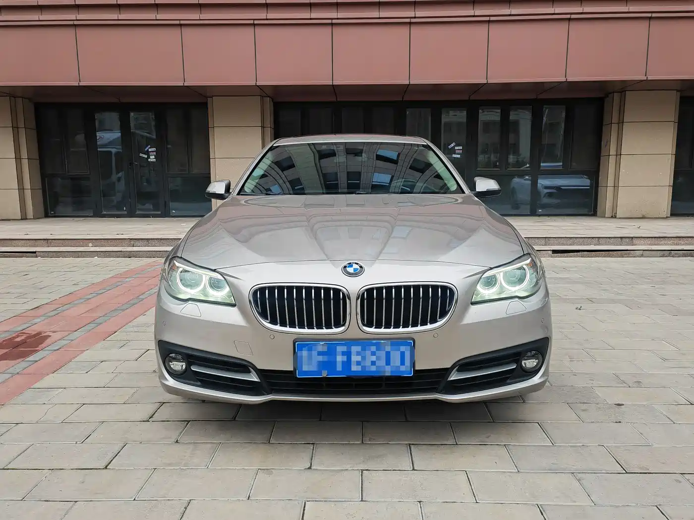 BMW 5 Series 2017 520Li Classic Edition фото 2