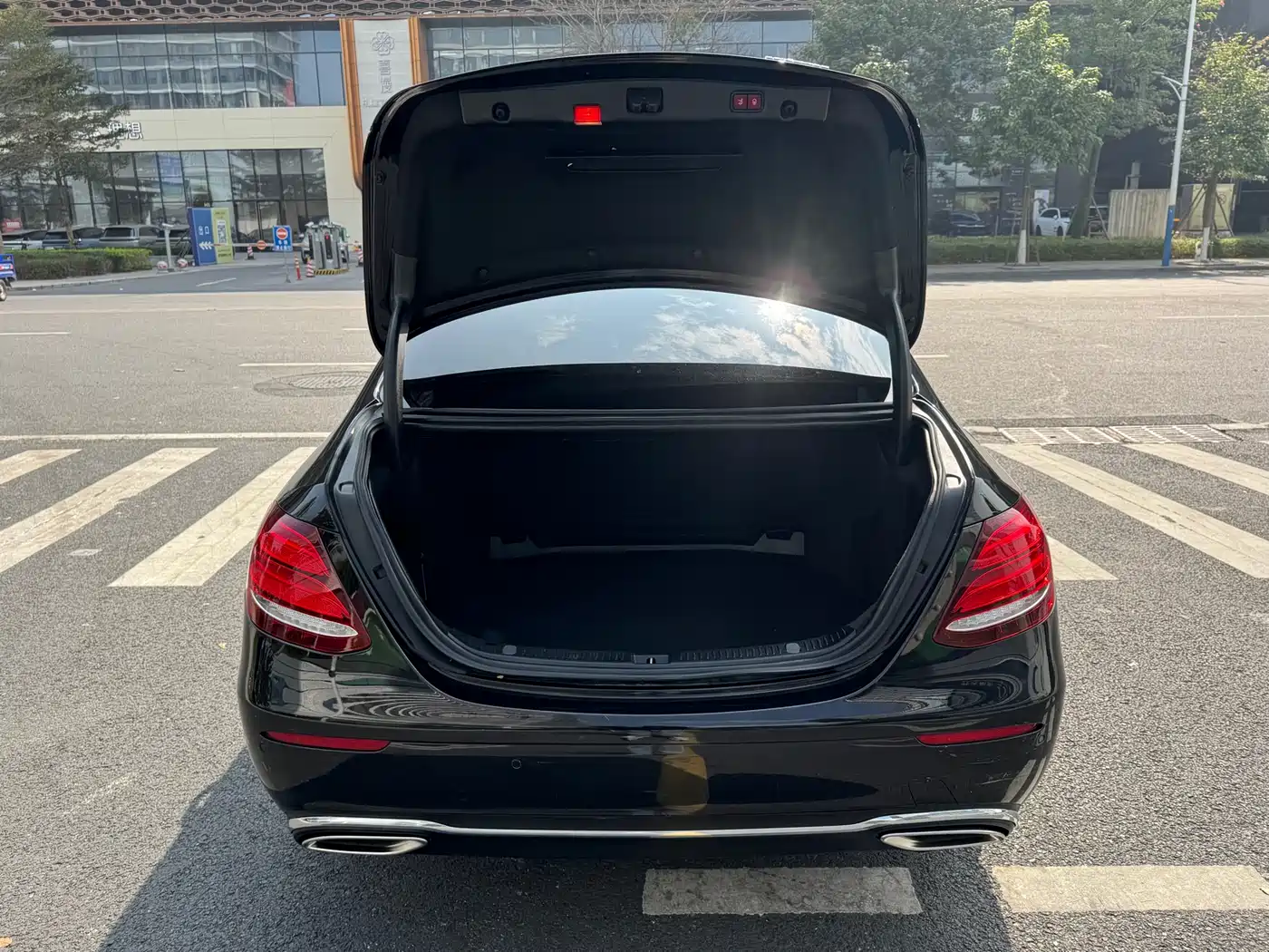 Mercedes-Benz E-Class 2019 Facelift E 300 L Luxury фото 21