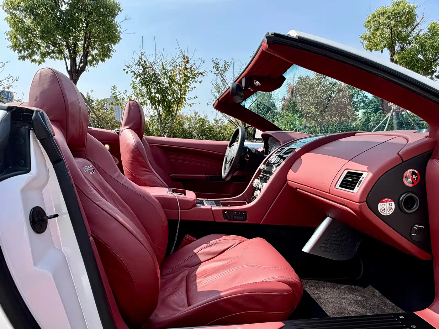 Aston Martin DBS 2012 2009 6.0 Touchtronic Volante