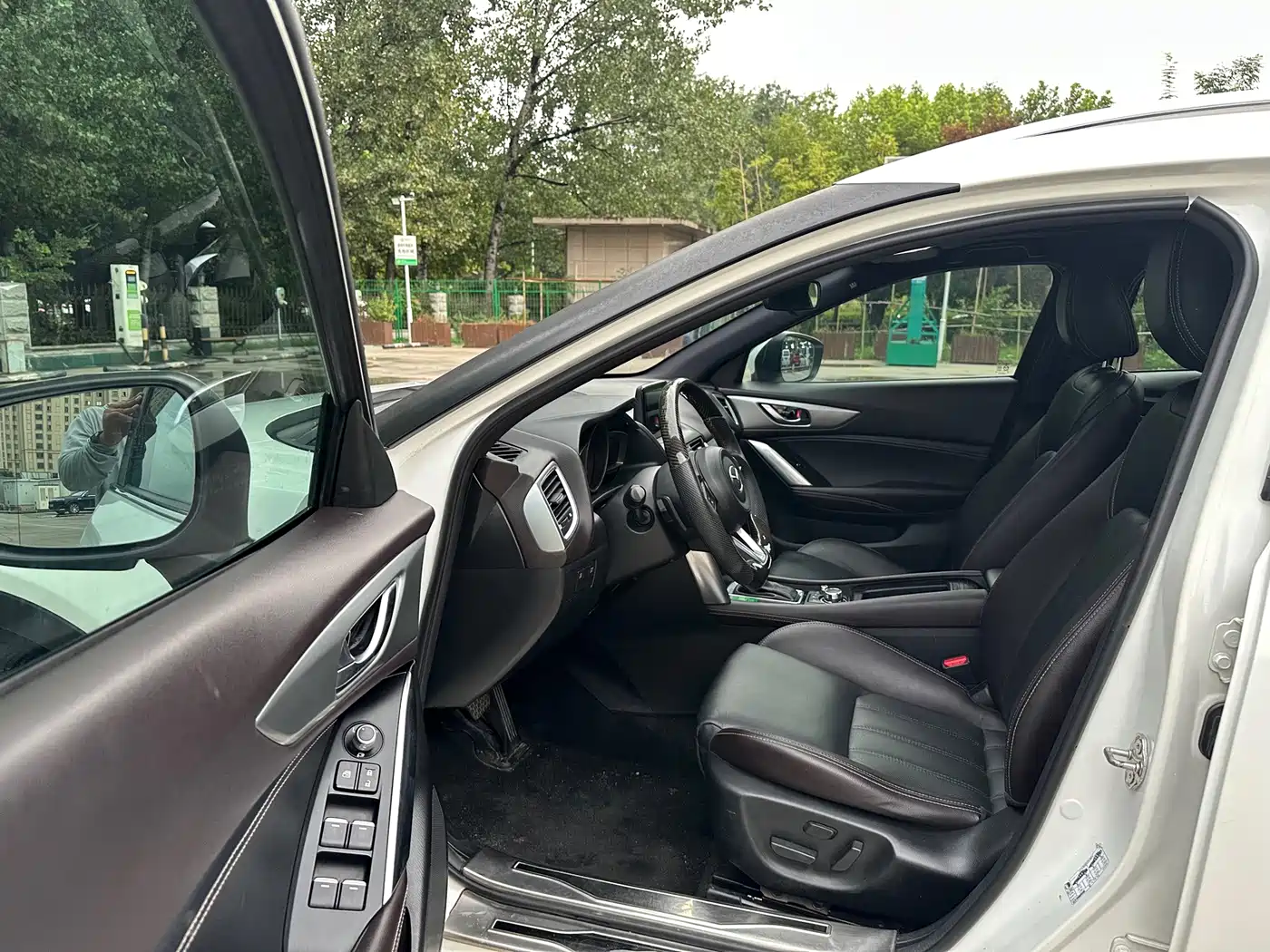 Photo 8 - Mazda CX-4