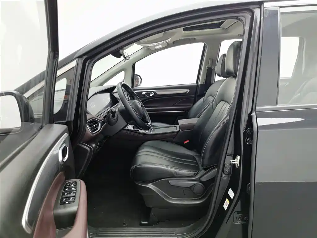 GAC Trumpchi Trumpchi M6 2021 PRO 270T Automatic Luxury Edition фото 10