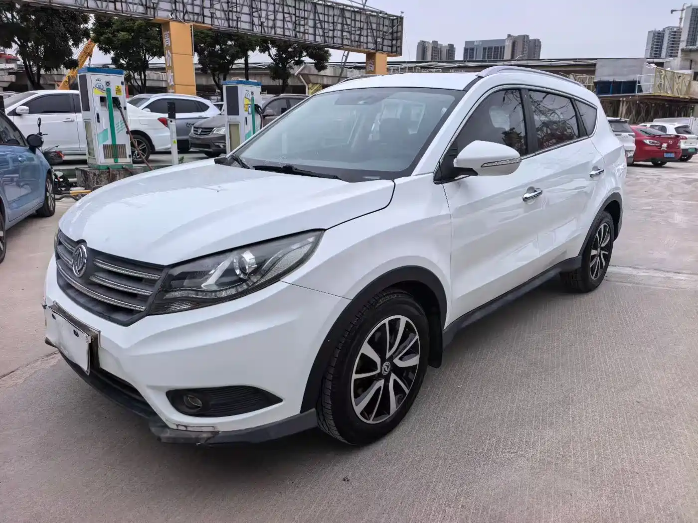 Dongfeng Fengguang Fengguang 580 2016 2016 Model 1.5T Manual Comfort Version