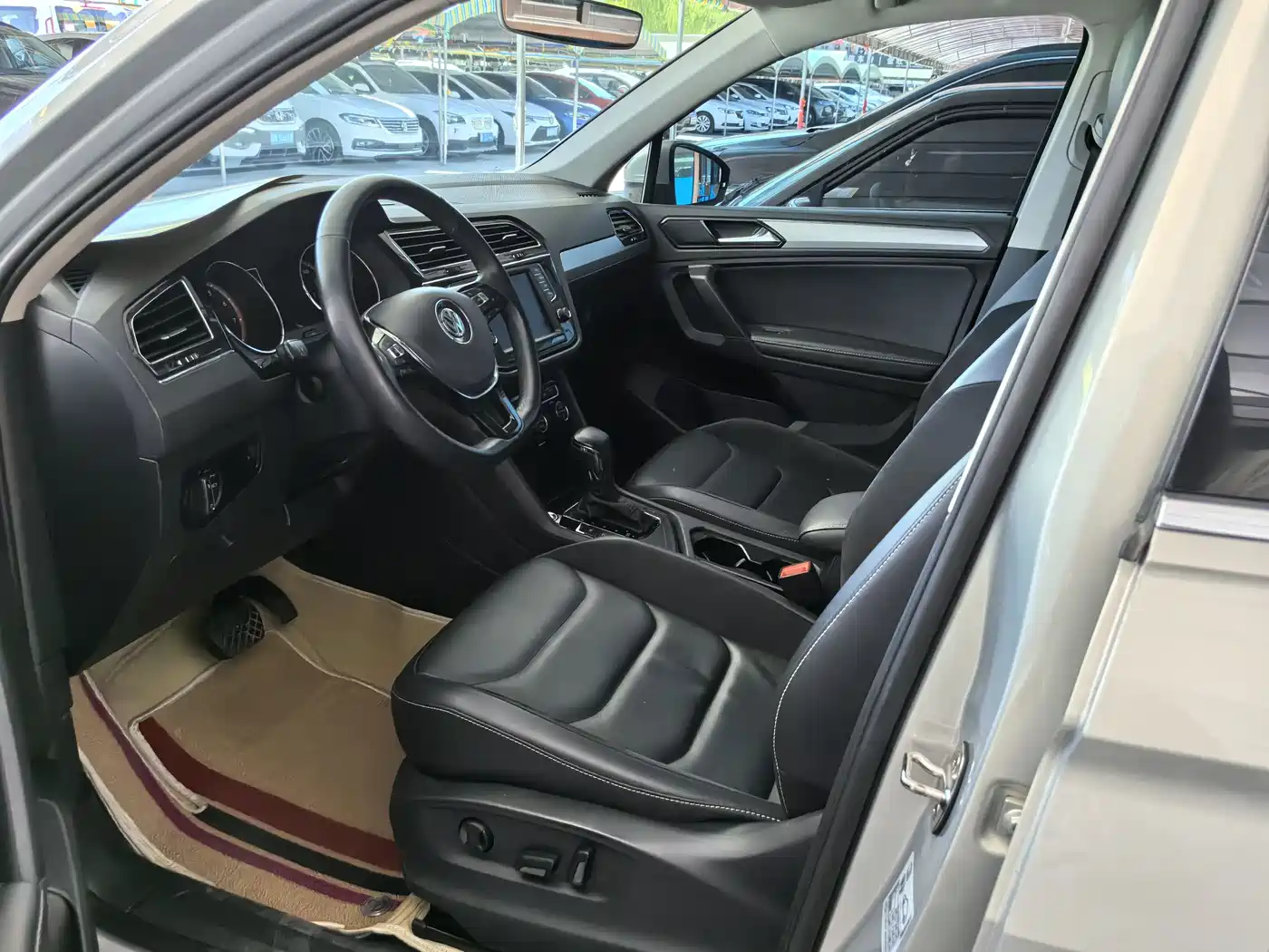 Volkswagen Tiguan L 2017 330TSI Automatic 2WD Luxury Edition фото 7