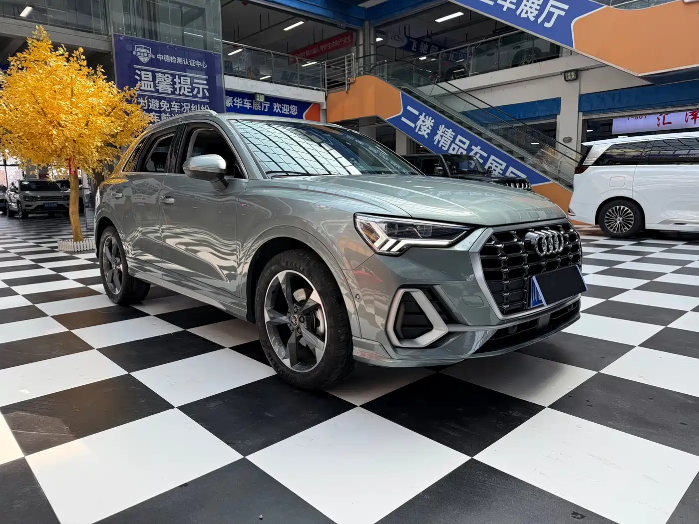 Audi Q3 2022 35 TFSI Fashion Dynamic фото 3