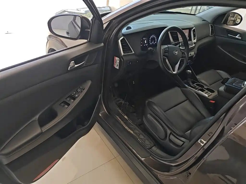 Hyundai Tucson 2015 1.6T Dual Clutch 2WD Smart фото 12