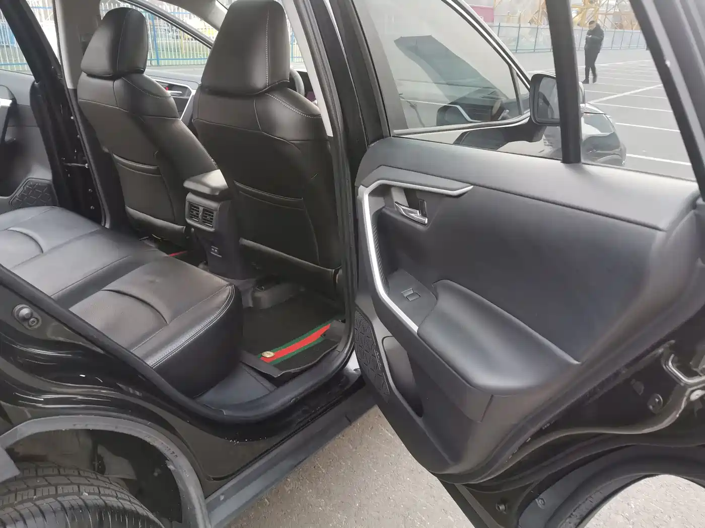 TOYOTA RAV4 RONGFANG