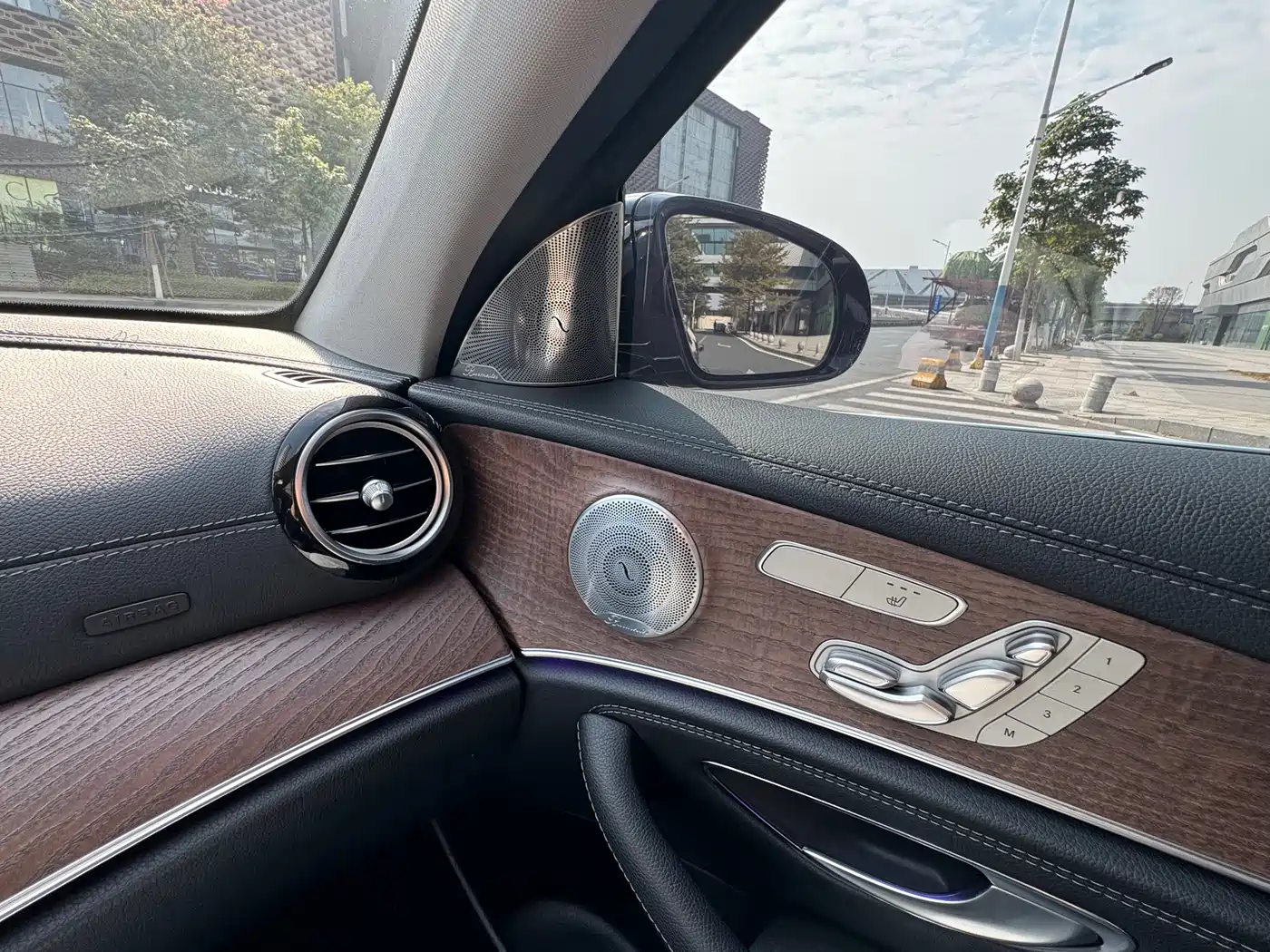Mercedes-Benz E-Class 2019 Facelift E 300 L Luxury фото 19