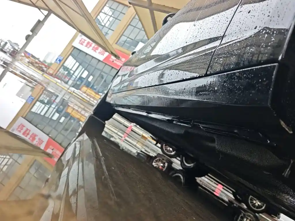 Фото 21 - Audi A6L
