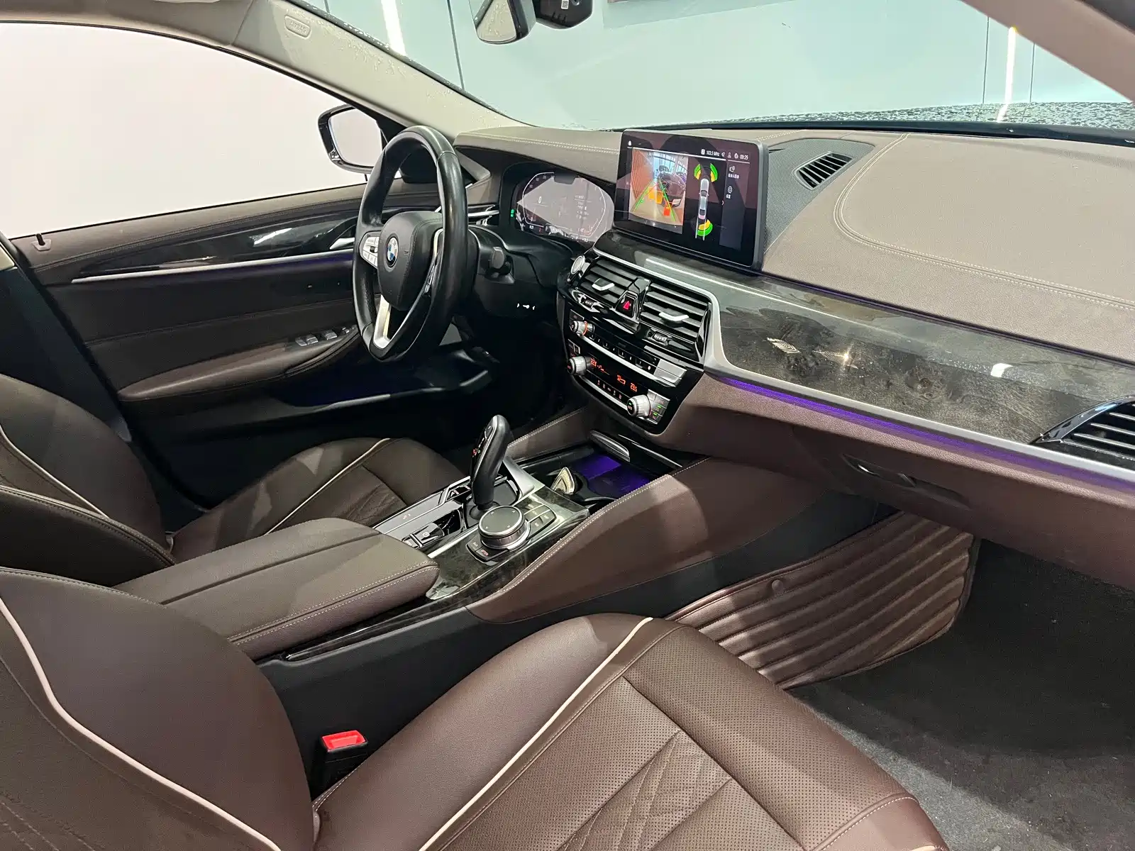 Photo 3 - BMW 5 Series