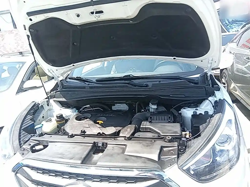 Hyundai Beijing Hyundai ix35 2015 2.0L Automatic 2WD Smart Type China IV фото 20