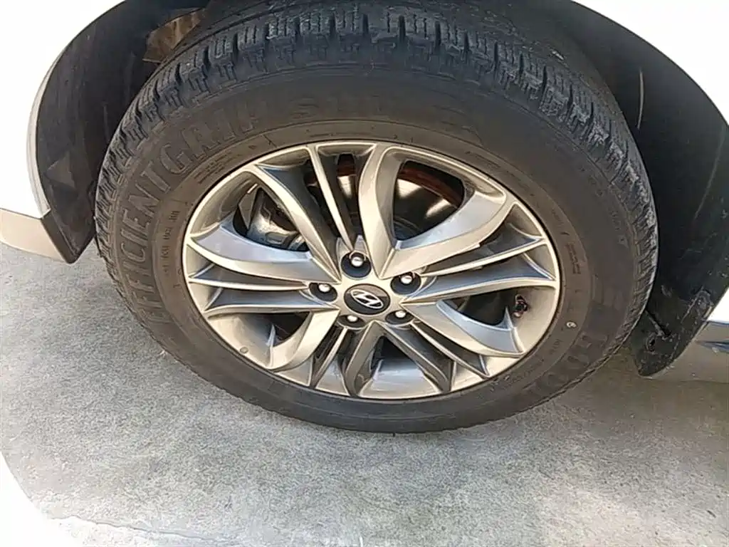 Hyundai Beijing Hyundai ix35 2015 2.0L Automatic 2WD Smart Type China IV фото 23