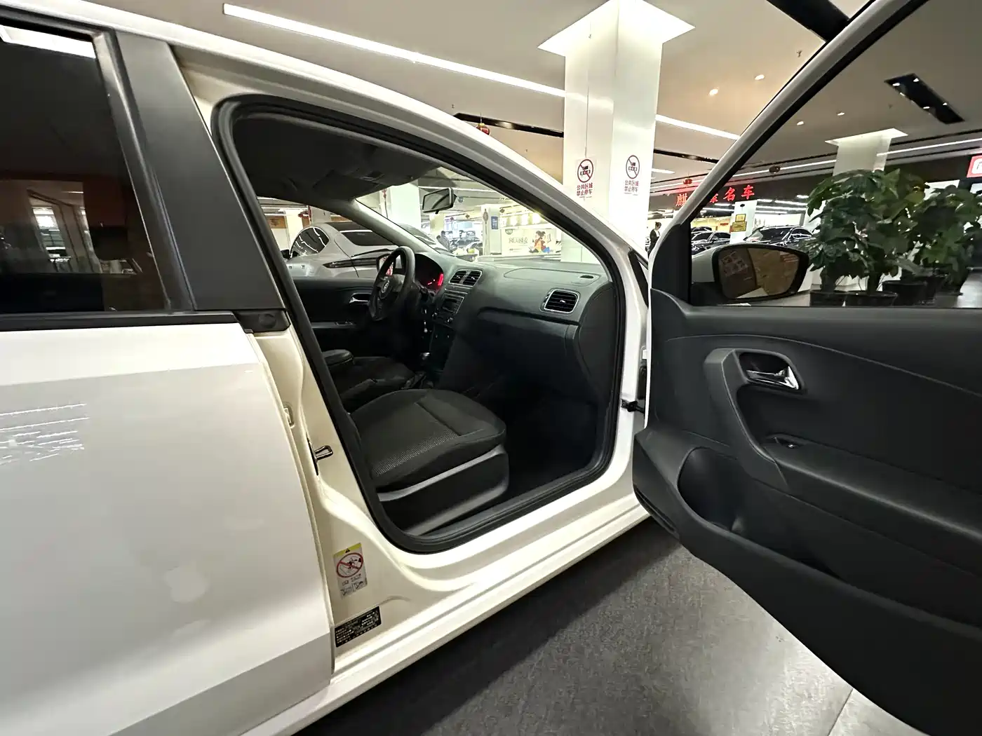 Volkswagen Polo 2013 2013 1.6L Automatic Comfort Edition