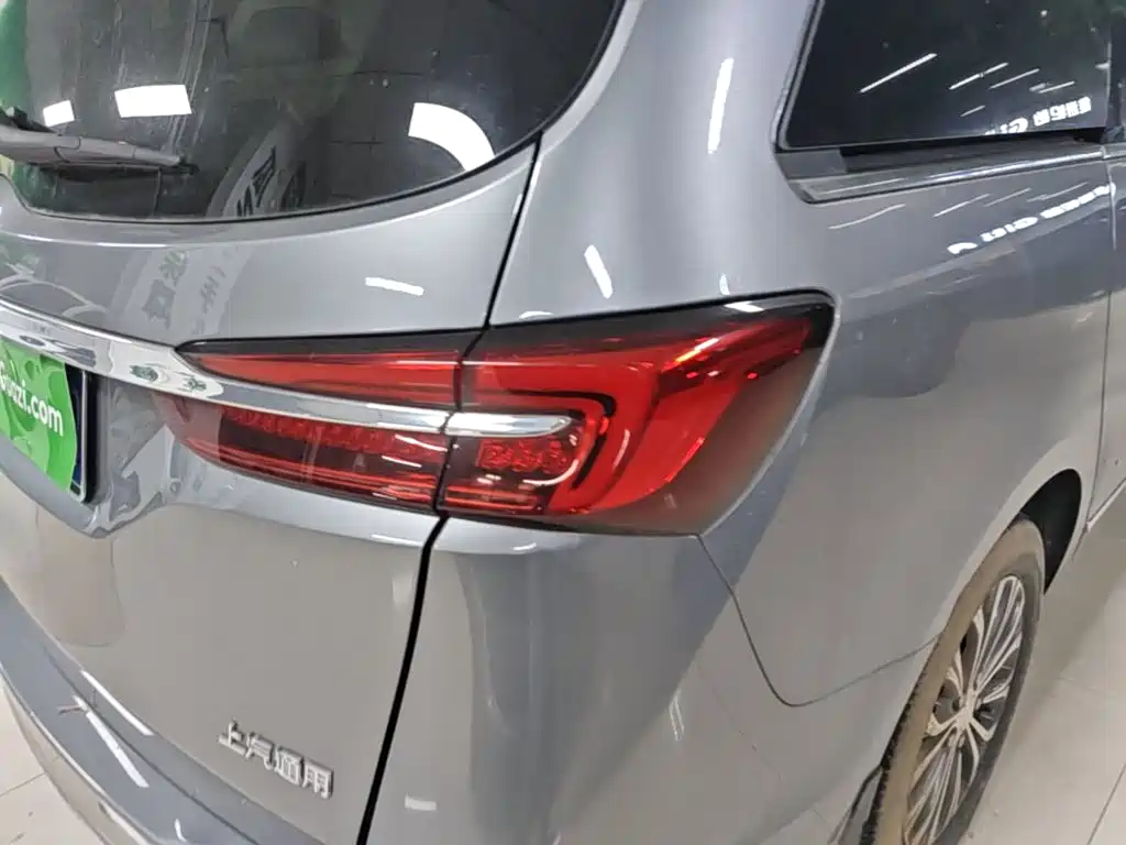 Фото 8 - Buick GL8