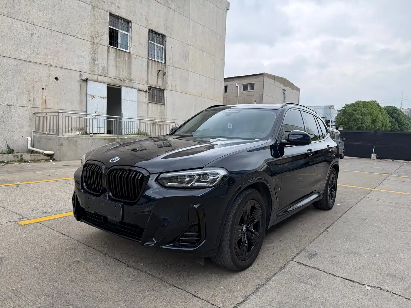 BMW iX3 2023 Leading Type