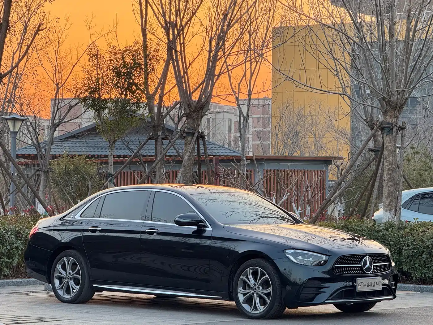 Mercedes-Benz E-Class 2023 E 300 L Sport Luxury фото 3