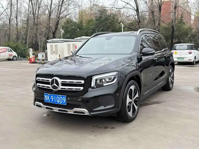 MERCEDES-BENZ GLB