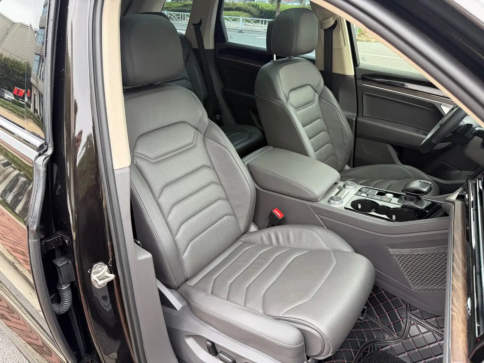 Фото 6 - Volkswagen Touareg