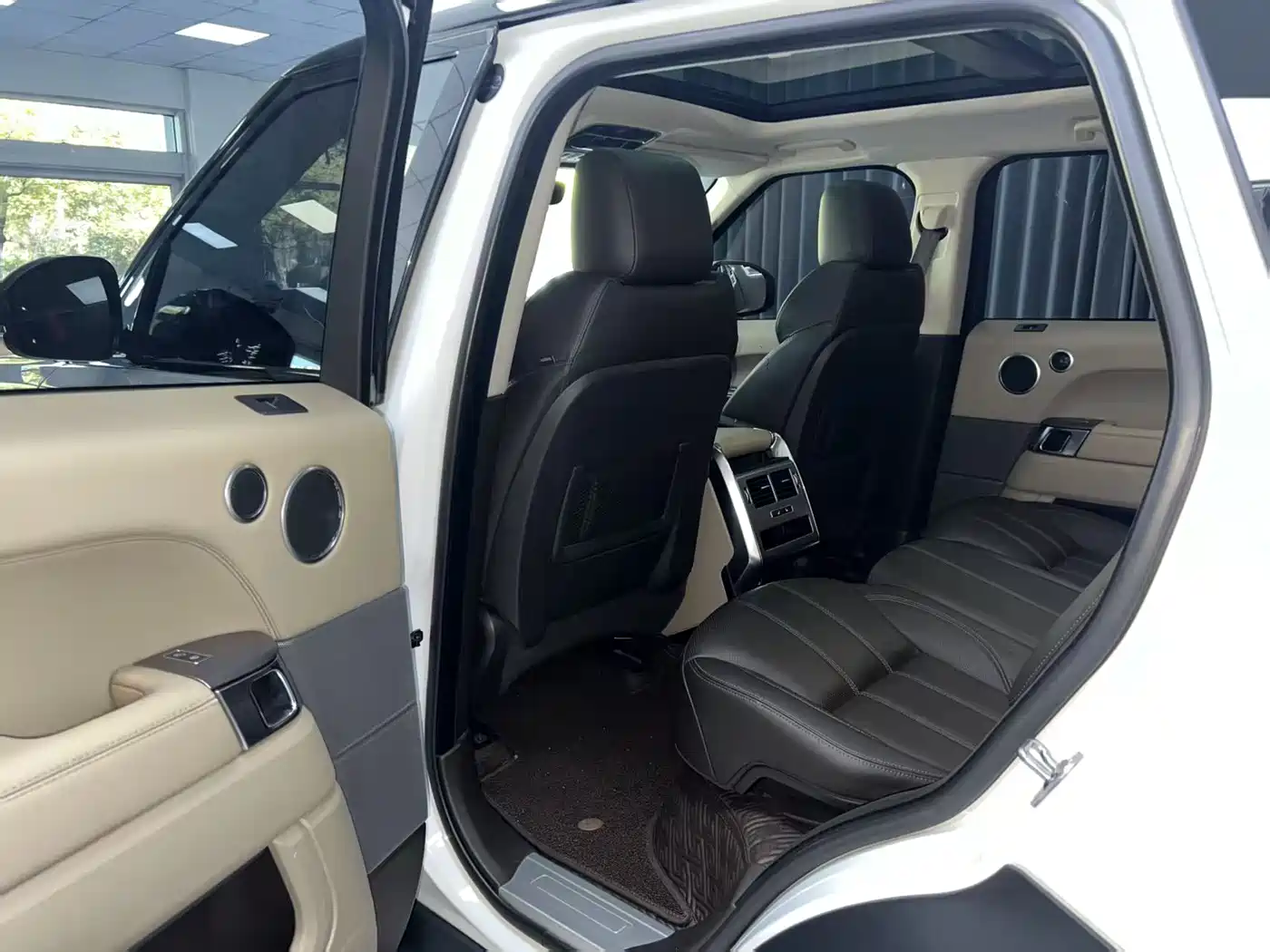 Land Rover Range Rover Sport 2017 3.0 SC V6 SE фото 9