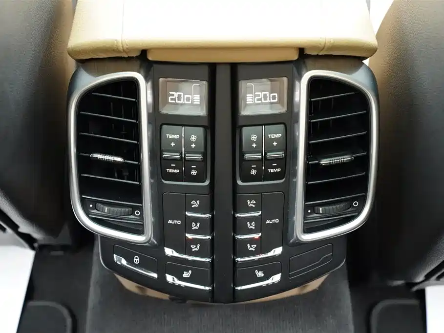 Porsche Cayenne 2014 Cayenne Platinum Edition 3.0T фото 14