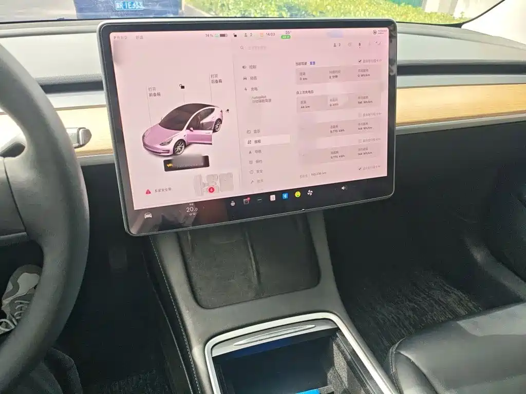 Фото 6 - Tesla Model 3