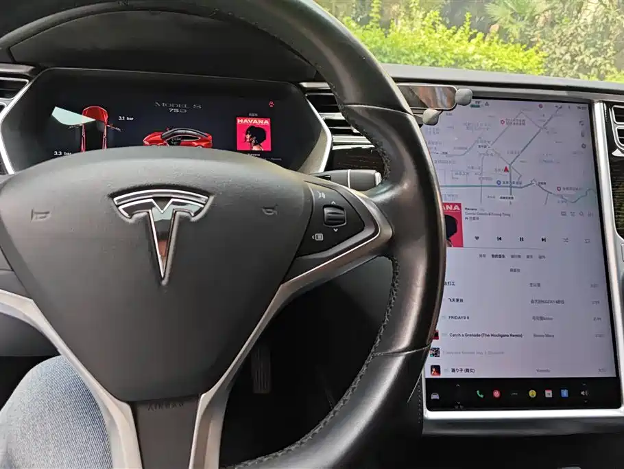TESLA MODEL S