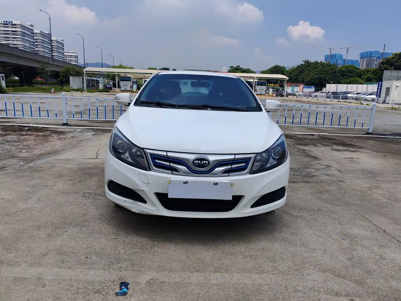 Фото 2 - BYD e5