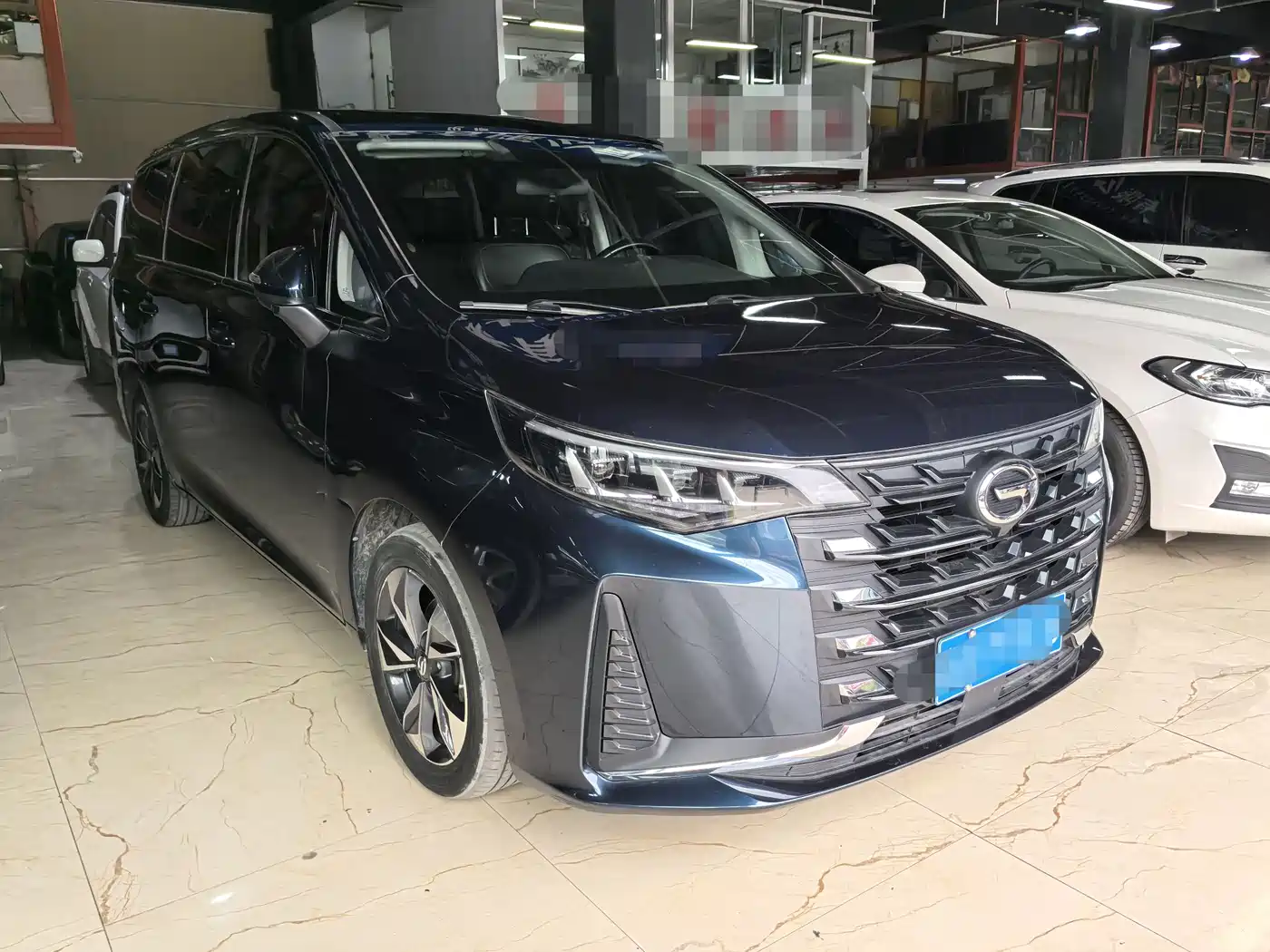 GAC Trumpchi Trumpchi M6 2021 270T DCT Luxury Edition (7-Seater) фото 3